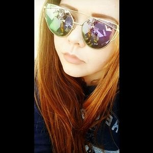 Meet your Posher, Max